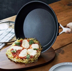 Set 2 chảo Le Creuset 22&28cm tặng kèm 3 lót chảo