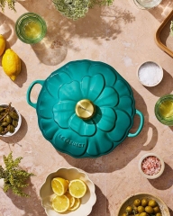 CHẢO LE CREUSET PETAL BRAISER BLEU RIVIERA CÓ NẮP 26CM MÀU XANH