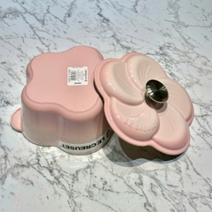 NỒI GANG LE CREUSET FLORAL HỒNG SHELL PINK NẮP CÁNH HOA 20CM