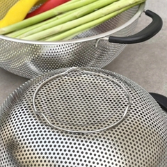 RỔ INOX LIỀN KHỐI 2 TAY CẦM CÓ CHÂN KAIYO 28CM/25,5CM