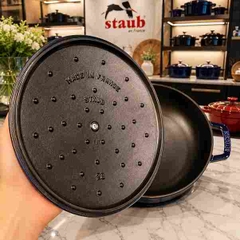 NỒI GANG STAUB BOUILLAISSE DARK BLUE 28CM NÚM CÁ