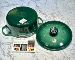 NỒI GANG LE CREUSET ARTICHAUT PHÙ THỦY 24CM XANH