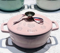 Nồi gang Staub hồng Sorbet bông lúa 16cm