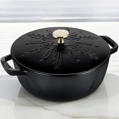 Nồi gang Staub snowflake black bông tuyết 24cm màu đen