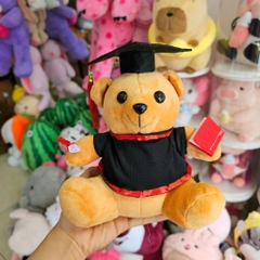 Gấu Tốt Nghiệp, Gấu Cử Nhân