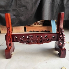 Khung hình Kê bài vị,Tăng đưa chạm Nâu