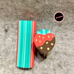 Gôm, tẩy dài 5cm, đường kính 2cm có nhiều mẫu mã đặc sắc