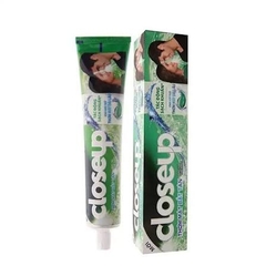 Kem đánh răng Closeup Menthol Burst 180g