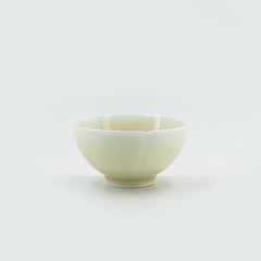 Chén sứ Đức Hóa nung củi miệng hoa thấp