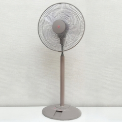 Quạt đứng lửng KDK, màu vàng N30NH(GD)