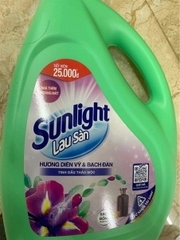SUNLIGHT NƯỚC LAU SÀN TINH DẦU THẢO MỘC HƯƠNG DIÊN VỸ & BẠCH ĐÀN CAN 3,6KG