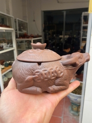Gạt Tàn Gốm - Hình Trâu - kt: 17.8*10*7.5cm
