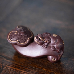 Pet trà tỳ hưu như ý - Tử nê - kt: 9*4.5*4.3cm