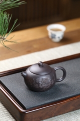 Ấm mẫu đơn tây thi - Hắc kim sa - NN Nghệ Công Sư Ưu Tú - 160ml - tổ ong - Dài 11,8CM, Cao 7CM, Đường kính 5,5CM