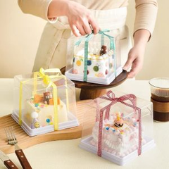 Hộp Bánh Pet Nhỏ Cầm Tay (50 Chiếc)