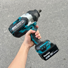 Máy siết bulong dùng pin Makita DTW1002