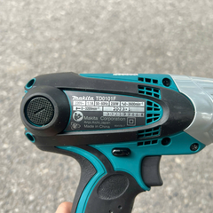Máy vặn vít makita cầm tay dó đèn Laser Makita TD0101F