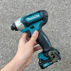 Máy vặn vít dùng pin 12V Makita TD110DSYE