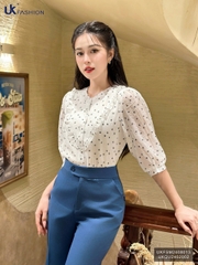 Sơ mi tơ chấm bèo V xinh xắn, điệu đà, nữ tính UKFSM2408013
