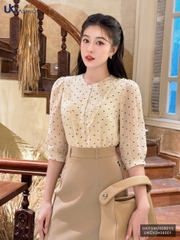 Sơ mi tơ chấm bèo V xinh xắn, điệu đà, nữ tính UKFSM2408013