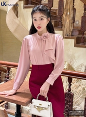 Sơ mi nhún cổ tròn hoa ngực trẻ trung, thời trang, thanh lịch UKFSM2408012