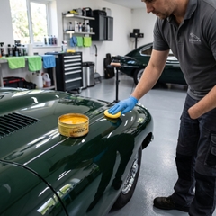 Sáp phủ bóng bảo vệ sơn Carnauba