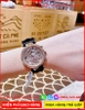 dong-ho-nu-guess-mat-chronograph-rose-gold-lo-co-day-cao-su-den-timesstore-vn