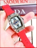 dong-ho-nu-hanboro-mat-oval-dinh-da-swarovski-day-cao-su-do-timesstore-vn