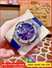 dong-ho-nu-hublot-f1-5-kim-swarovski-day-silicone-xanh-duong-timesstore-vn