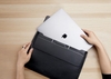 TÚI CHỐNG SỐC HYPERSHIELD STAND AND GO SLEEVE CHO MACBOOK PRO 13/14 inch HS595