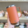 Sỉ In Logo Khắc Tên Ly Giữ Nhiệt Quai Cầm TYESO 710ML B518
