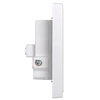 Ổ cắm 3 chấu đa tiêu chuẩn và ổ cắm 2 chấu vuông trắng Simon 701080