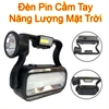 den-pin-cam-tay-sac-dien-nang-luong-mat-troi-1