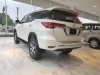 gia-xe-toyota-fortuner-may-xang-2-7at-4x2