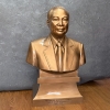 Tượng Chân Dung Quốc Vương Campuchia Norodom Sihanouk Bằng Đồng Cao 81Cm