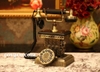 Điện thoại kiểu cổ hoa văn