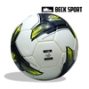 qua-bong-da-umbro-tristar-size-5-trang-den