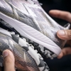 giay-bong-da-mizuno-alpha-2-elite-tf-p1gd256204-bac-vang