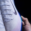 giay-bong-da-tre-em-nike-mercurial-vapor-16-elite-trang-xanh-hologram-co-lung-tf