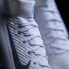 giay-bong-da-tre-em-mercurial-superfly-10-elite-trang-xanh-hologram-co-cao-tf