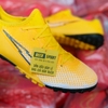 giay-bong-da-nike-mercurial-vapor-13-pro-cam-vang-vach-den-v2-tf