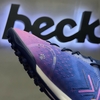 giay-bong-da-kelme-5-0-tf-9521zx1324-xanh-hong