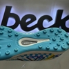 giay-bong-da-kelme-5-0-tf-9521zx1324-trang-xanh-bien