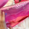 Túi đeo chéo 4 ngăn tặng kèm ví mini hình Mèo Hello Kitty phòng ngủ màu hồng siêu xinh cho học sinh bé gái - KT107801 - Thái Lan - (30x10x27cm)