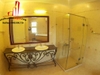 biệt thự nguyên căn khu comboud đường nguyễn văn hưởng quận 2, giá cho thuê:5500$/tháng