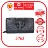 Ví nữ da cá sấu gù ngăn thụt cầm tay màu đen HD3763
