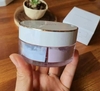 Bột phấn phủ 2 màu xanh/tím với khả năng bám dính cao và tạo lớp trang điểm bóng mờ và hoàn thiện nhung mờ - Atomy Adelica Loose Setting Powder - 아델리카 루스 세팅 파우더 - Аделика Рассыпчатая пудра для лица