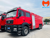 Xe chữa cháy Sinotruk Sitrak 18 khối màu đỏ nhìn góc ba phần tư phía trước, cabin kép ba trục tại nhà máy