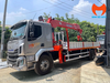 Góc trước xe Chenglong M3 gắn cẩu Kanglim KS1256G-II với chân chống