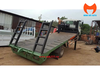 Sàn chở máy Hyundai HD700 khi triển khai chân chống nâng đầu, cầu dẫn ở phía sau